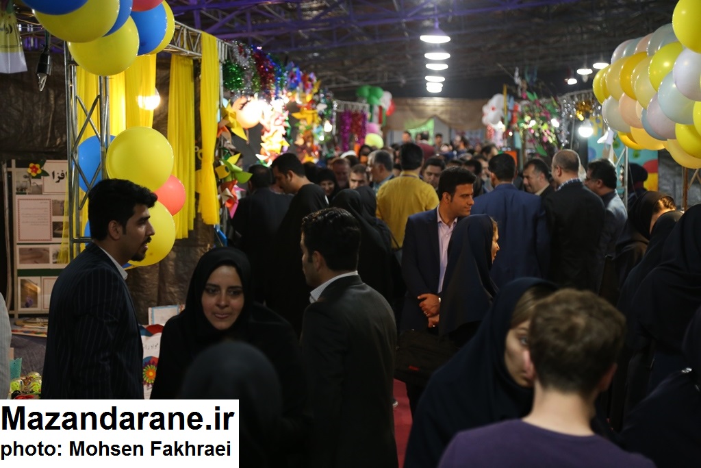 نمایشگاه یادگیری دانش آموزان ابتدایی شهرستان آمل آغاز به کار کرد+ تصاویر