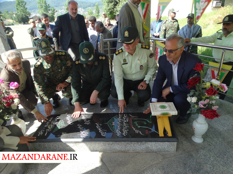 غبارروبی مزار شهید گمنام توسط مسئولان شهرستان سوادکوه شمالی+تصاویر