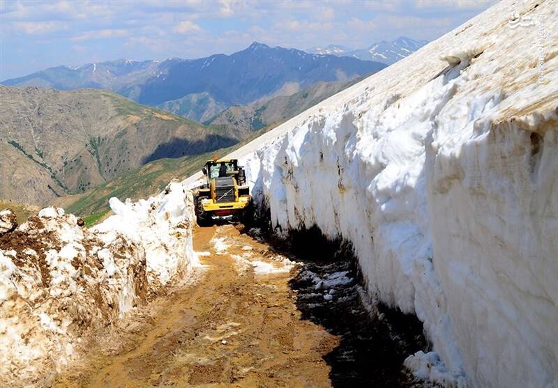 برف‌روبی تابستانی در جاده‌های کوهستانی