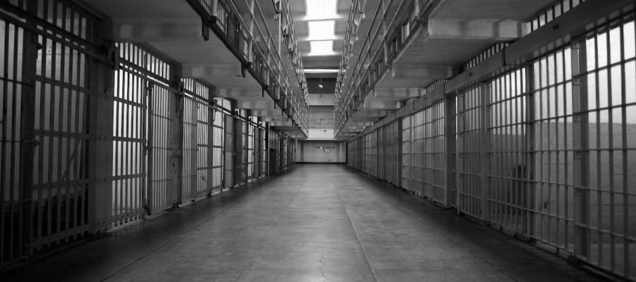 غذای لاکچری برخی زندانیان به روایت یک نماینده مجلس + فیلم