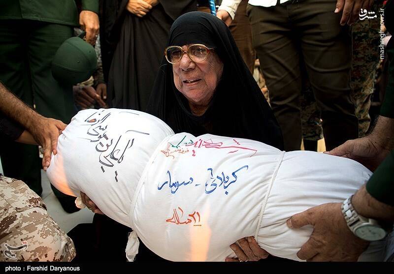 عکس/ تشییع دو شهید گمنام در میناب