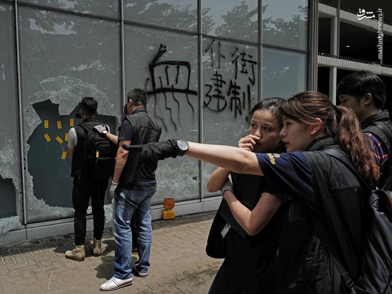 خسارت معترضان به ساختمان پارلمان هنگ کنگ