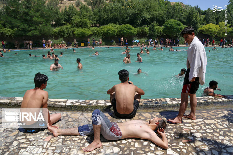 عکس/ آب‌تنی در چشمه “بِش‌قارداش”