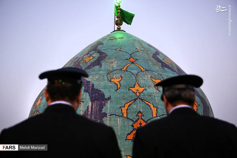 مراسم تعویض پرچم گنبد امامزاده صالح(ع)
