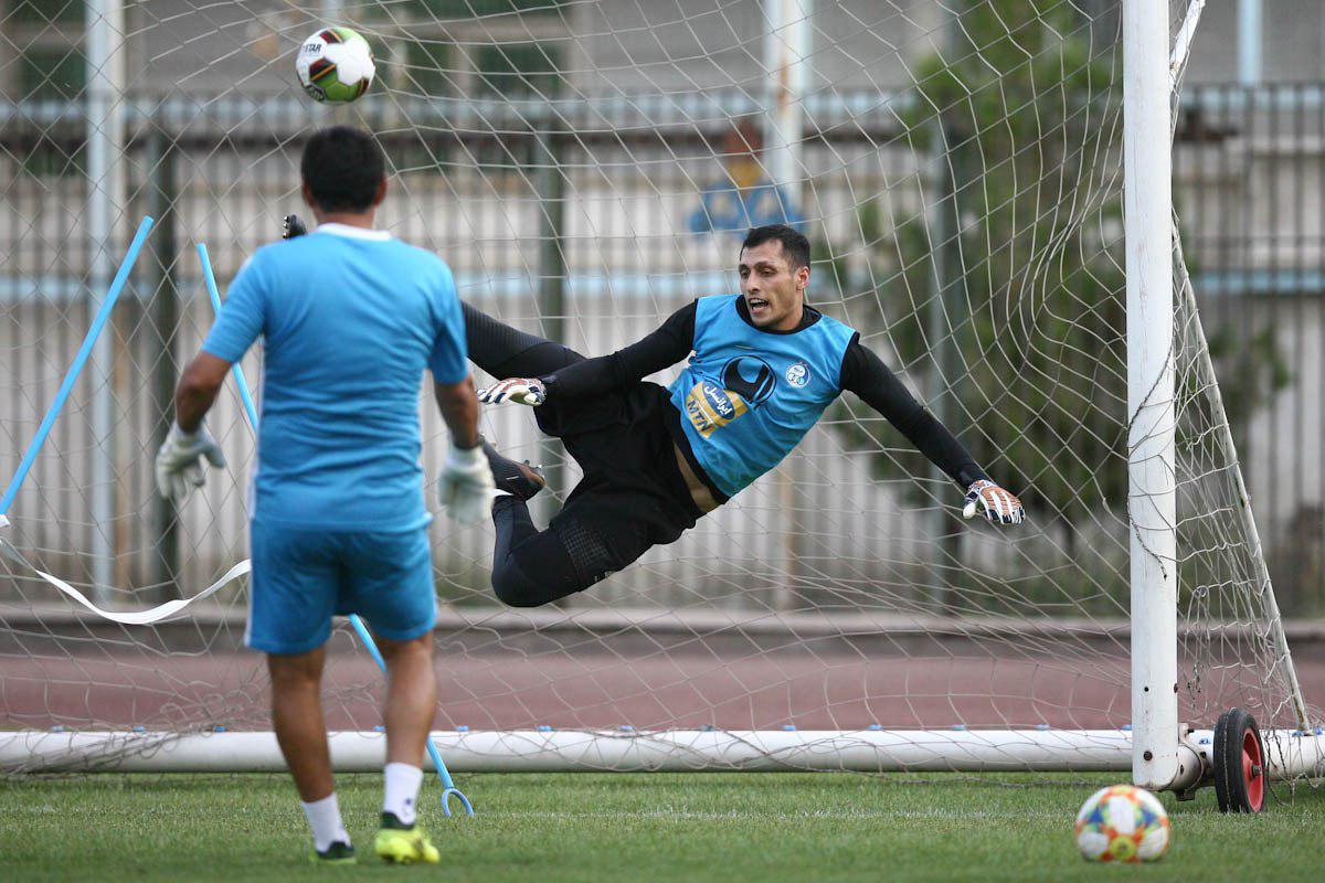 ناصری در تمرین استقلال تست می دهد