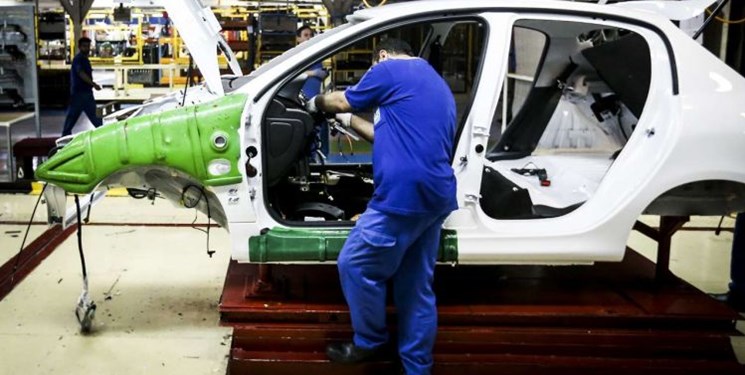 کاهش قیمت خودرو در پی بازداشت مدیران خودروساز/ افت قیمت‌ها ادامه دارد