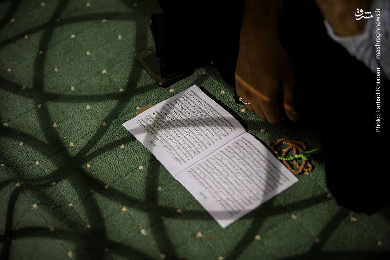 دعای عرفه در کنار شهدای گمنام