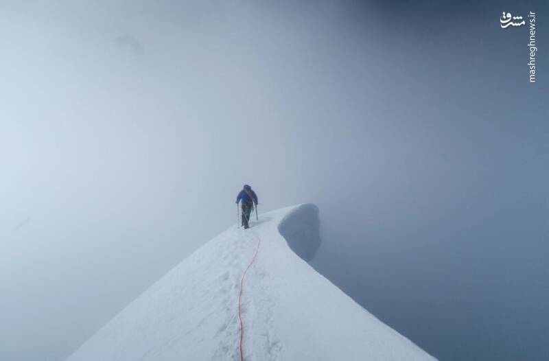 صعود به قله برفی