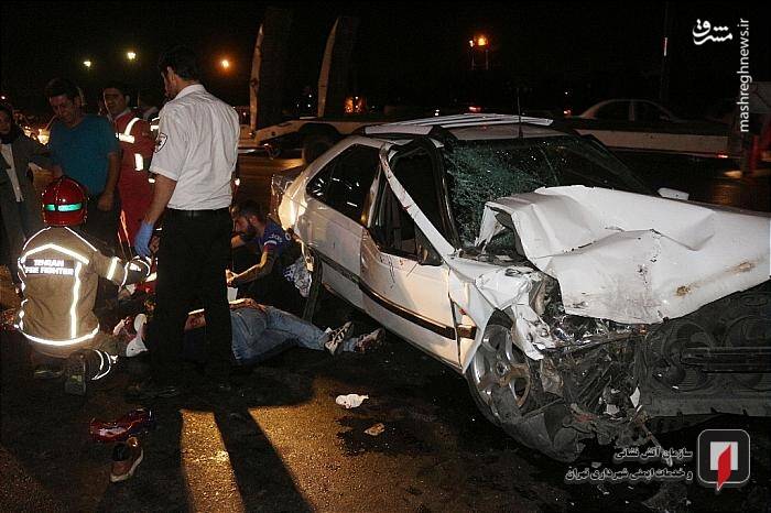 عکس/ تصادف شدید سه خودرو بایکدیگر در بزرگراه آزادگان