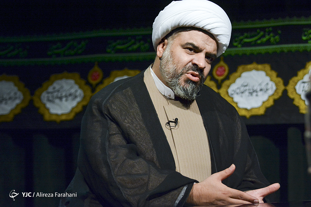 پاسخ به دوگانه کاذب عزاداری یا کمک به فقرا و ویژگی‌های منبر مفید در گفت‌وگو با حجت‌الاسلام مصطفی کرمی واعظ و کارشناس مذهبی