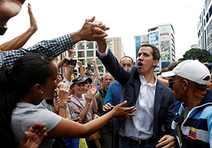 مقایسه انقلاب اسلامی با انقلاب‌های مشابه/ راز ماندگاری انقلاب اسلامی چیست؟ + فیلم