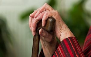 چرا رهبر انقلاب به مسئله جمعیت تاکید دارند؟ / کاهش ۳۰ درصدی تعداد ازدواج در بازه ۸ ساله +جدول