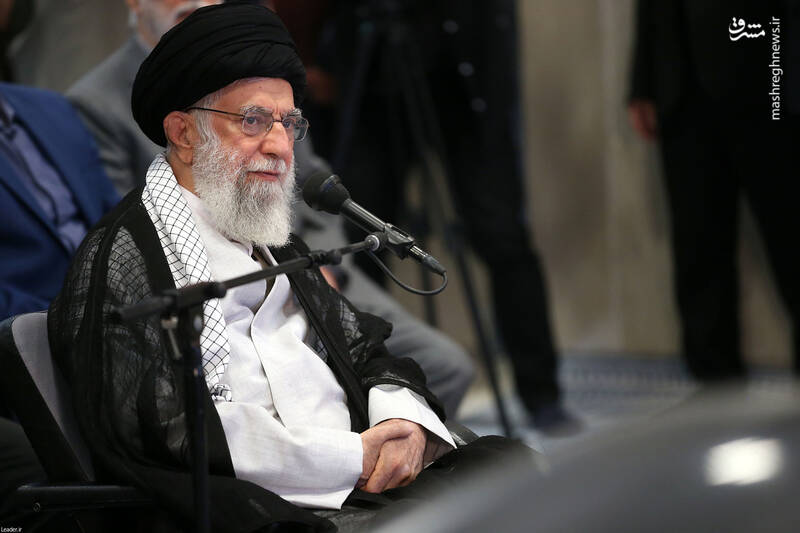 بازدید رهبرانقلاب از نمایشگاه شرکت‌های دانش‌بنیان