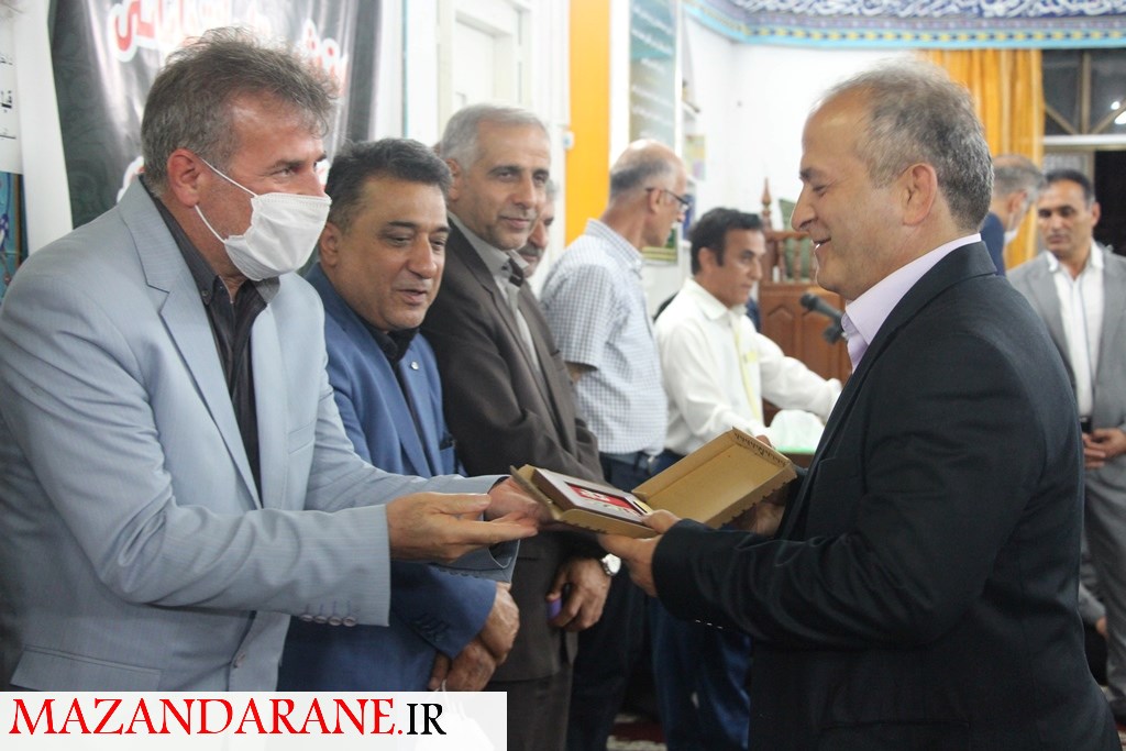 فعالین در کمیته ورزشی و انتخاباتی دکتر رضا حاجی پور تجلیل شدند