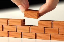 اشتباهِ خشت اول