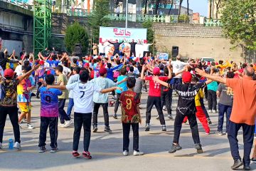 ورزش صبحگاهی دبستان هاتف آمل باشکوه برگزار شد