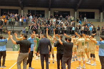 نیروانا با اقتدار به نیمه نهایی رسید/ نمایش نظم، همدلی و اقتدار شاگردان ناییجی برای قهرمانی